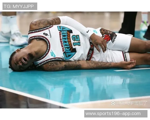 莫兰特对阵湖人时疑似受伤突破落地后捂腿一瘸一拐引发担忧